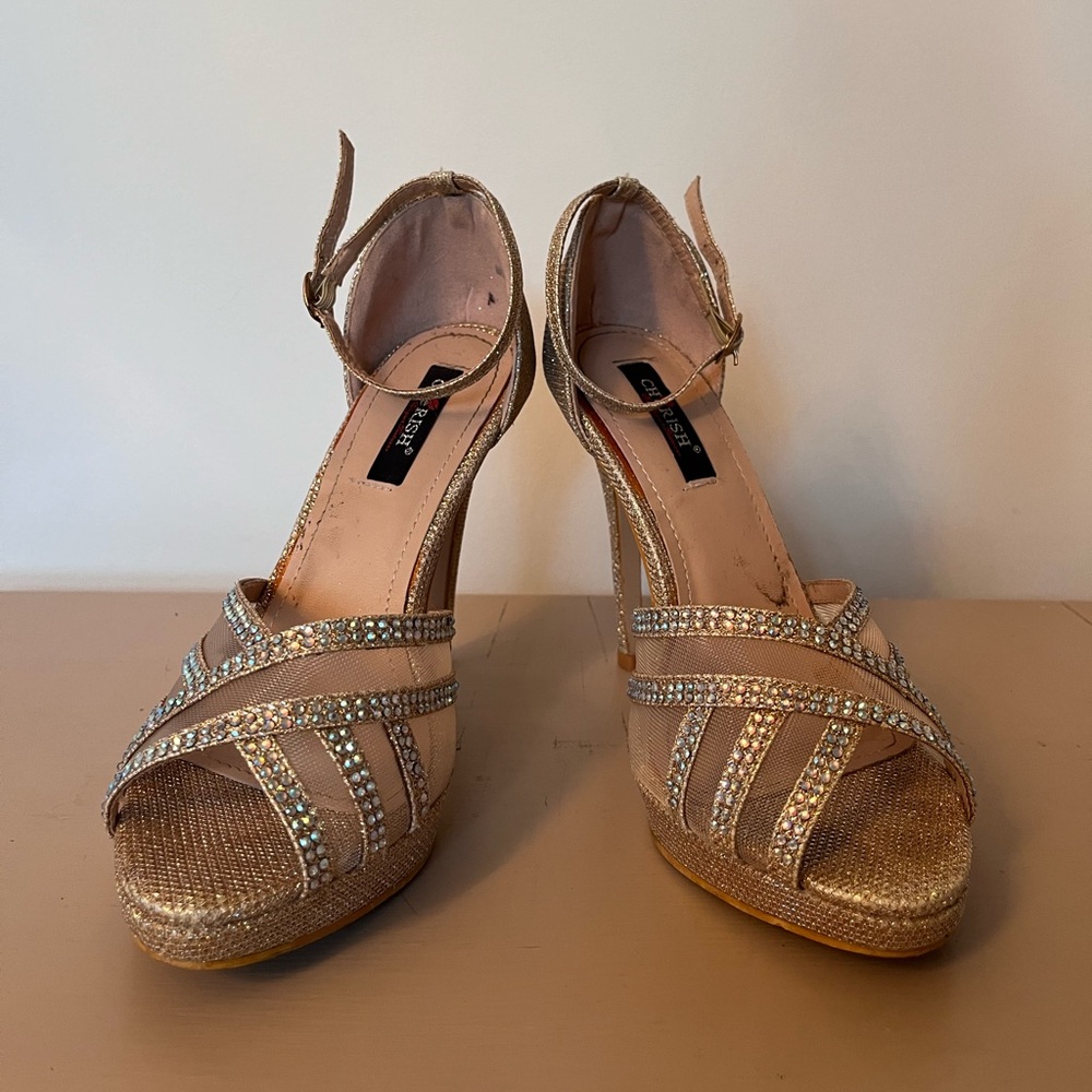 Gold sparkly heels!